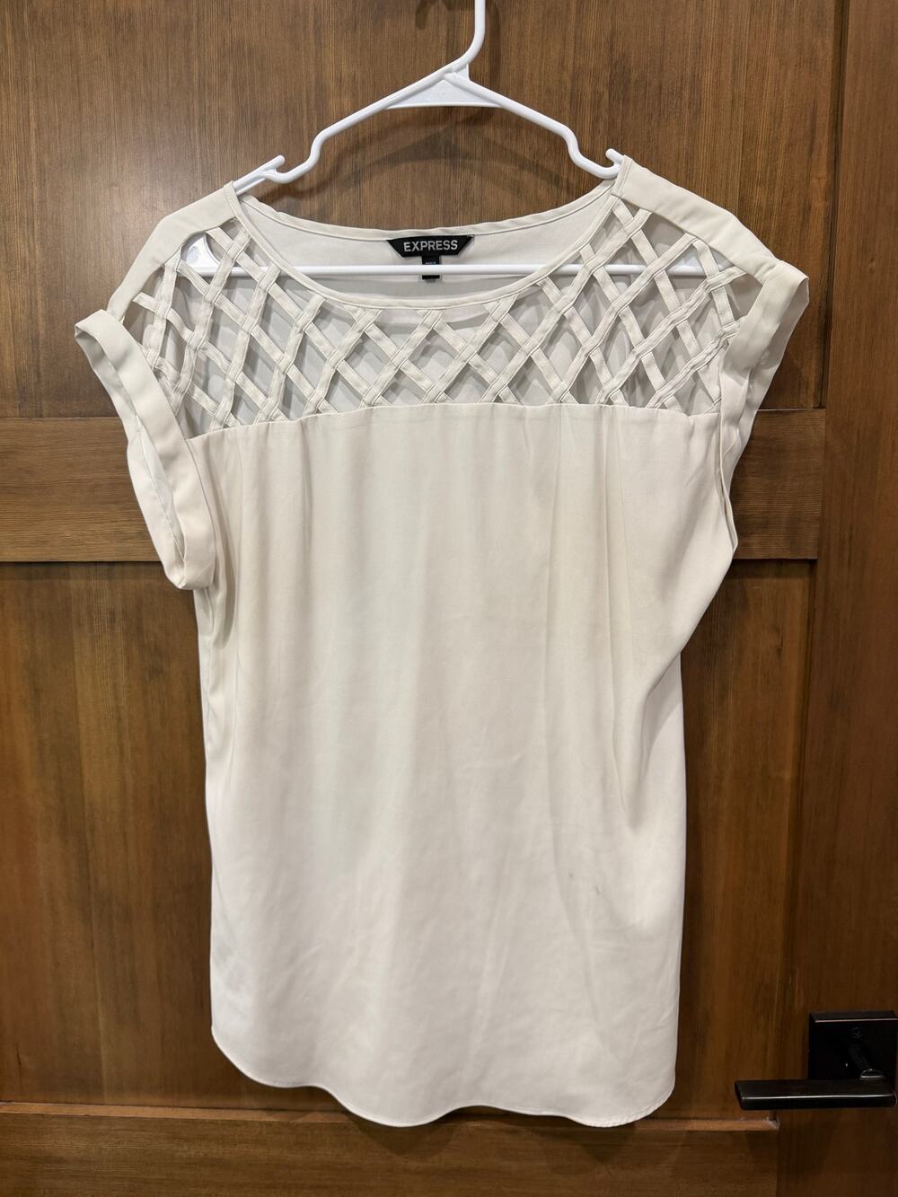Express Blouse Womens Medium Cream Ivory Lattice Cutout Neck‎ Short Sleeve Top